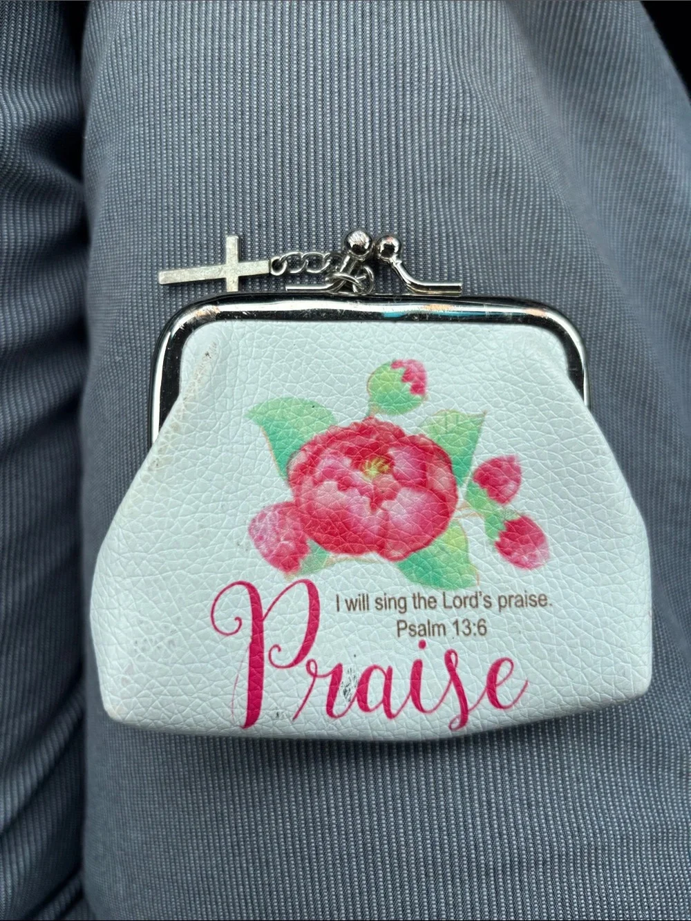 Wallet- White Floral 'Praise' Kiss-Lock Coin Purse Wallet - Picture 1 of 8